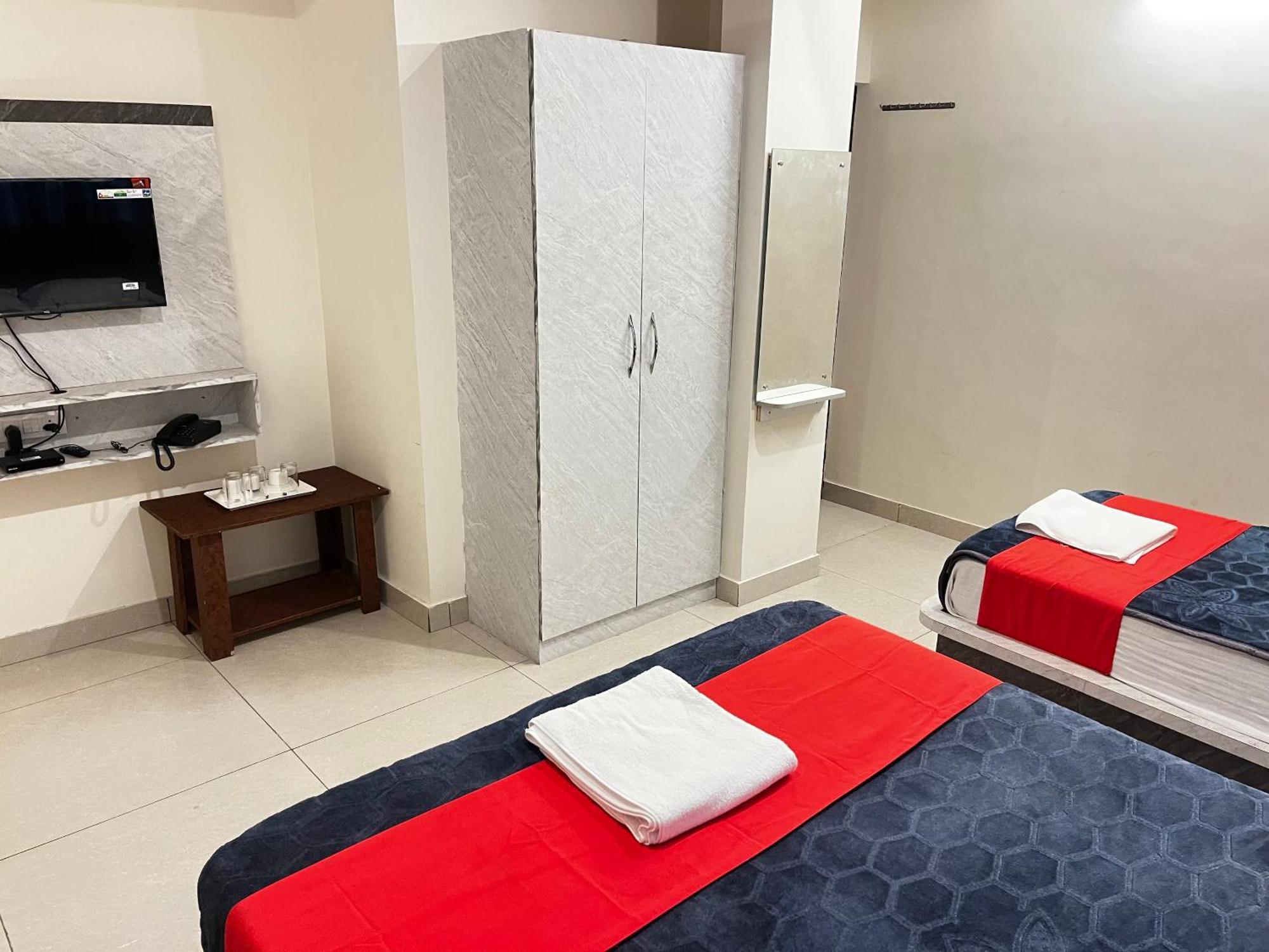 Hotel Raj Comfort บังกาลอร์ ภายนอก รูปภาพ